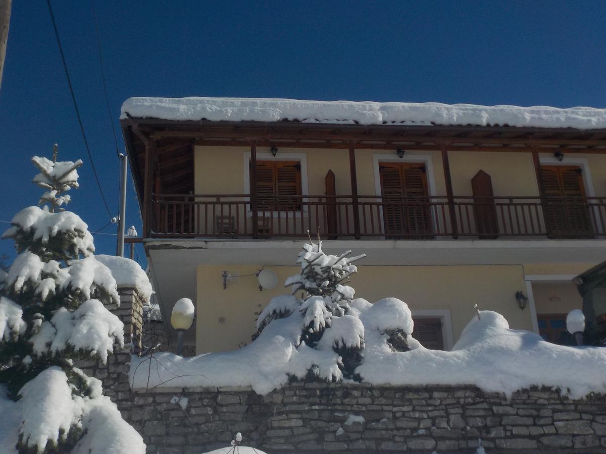 Enoikiazomena Petropoulos Aparthotel Ano Lousoi Luaran gambar